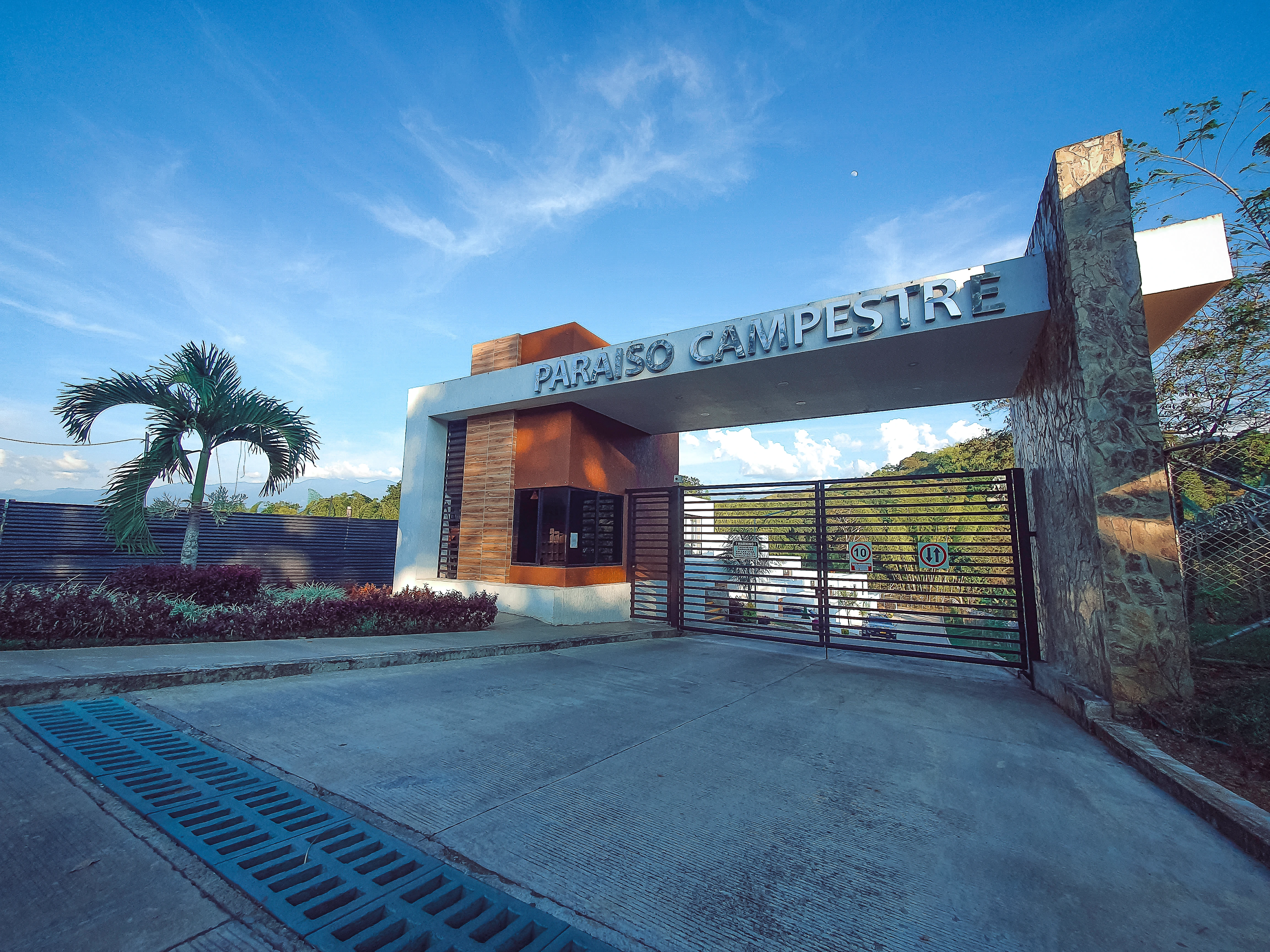 PorterÃ­a de acceso ParaÃ­so Campestre